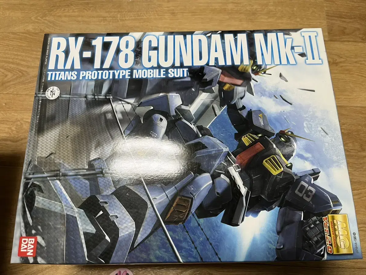 MG RX-178 건담 MK2 티탄즈 버전 개봉 및 일부 가조립